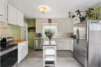 13314 SE Bush St, Portland, OR 97236 - Photo 9