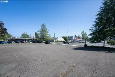 790 Commercial Ave, Coos Bay, OR 97420 - Photo 7