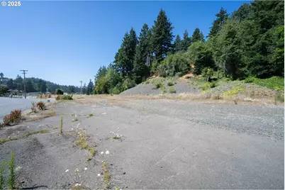 790 Commercial Ave, Coos Bay, OR 97420 - Photo 9