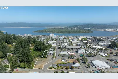 790 Commercial Ave, Coos Bay, OR 97420 - Photo 3