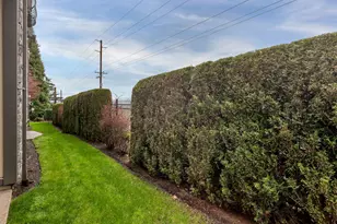 3642 SW Baird St, Portland, OR 97219 - Photo 37