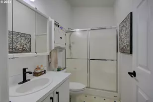 2665 Whistlers Park Rd, Roseburg, OR 97470 - Photo 17