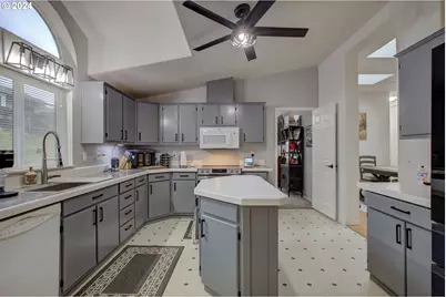 2665 Whistlers Park Rd, Roseburg, OR 97470 - Photo 11