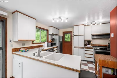 27828 Gibralter Loop, Eugene, OR 97405 - Photo 9