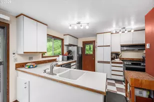 27828 Gibralter Loop, Eugene, OR 97405 - Photo 9
