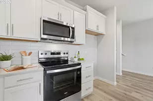 362 E Wilson St, Carlton, OR 97111 - Photo 11