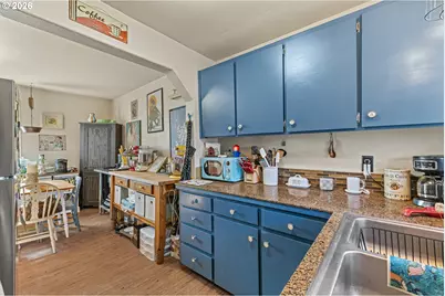 931 S 4th St, Coos Bay, OR 97420 - Photo 11