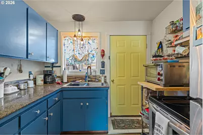 931 S 4th St, Coos Bay, OR 97420 - Photo 13