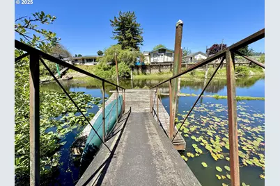 160 Hilltop Dr, Lakeside, OR 97449 - Photo 37