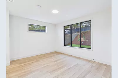 521 W 20th Way, La Center, WA 98629 - Photo 9