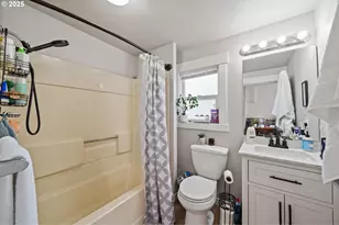 401 4th St, Oregon City, OR 97045 - Photo 13