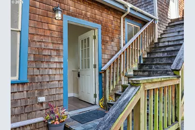 686 29th St, Astoria, OR 97103 - Photo 19