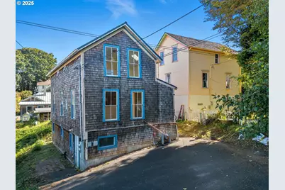 686 29th St, Astoria, OR 97103 - Photo 3