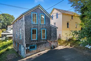 686 29th St, Astoria, OR 97103 - Photo 3