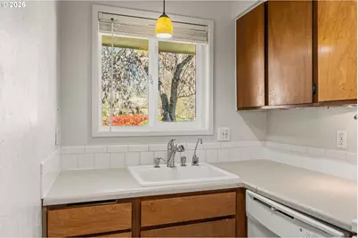 1488 Fetters Loop, Eugene, OR 97402 - Photo 11