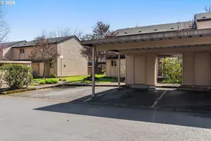 1488 Fetters Loop, Eugene, OR 97402 - Photo 29