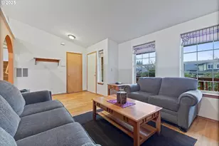 621 SE 11th Cir, Troutdale, OR 97060 - Photo 5