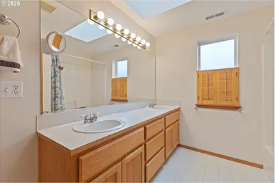 621 SE 11th Cir, Troutdale, OR 97060 - Photo 29