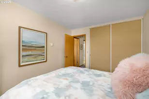 2393 SW Park Pl, Portland, OR 97205 - Photo 27