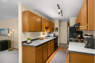 2393 SW Park Pl #302, Portland, OR 97205 - Photo 13