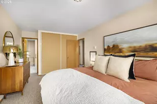 2393 SW Park Pl, Portland, OR 97205 - Photo 23