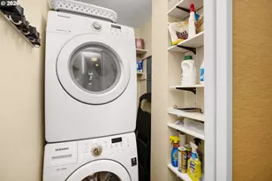 2393 SW Park Pl, Portland, OR 97205 - Photo 29