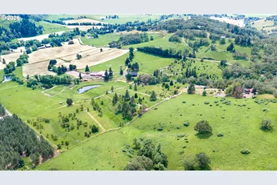 639 Cattle Dr, Roseburg, OR 97470 - Photo 9