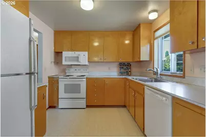 1465 Thompson Rd, Woodburn, OR 97071 - Photo 15