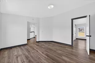 208 16th St, La Grande, OR 97850 - Photo 17