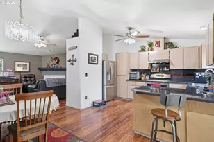 7417 SE Sherrett St, Portland, OR 97206 - Photo 9