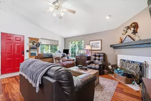 7417 SE Sherrett St, Portland, OR 97206 - Photo 7
