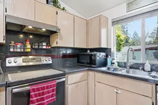 7417 SE Sherrett St, Portland, OR 97206 - Photo 13