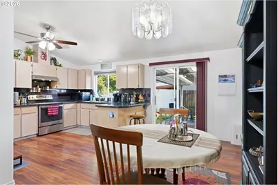 7417 SE Sherrett St, Portland, OR 97206 - Photo 9