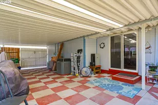 7417 SE Sherrett St, Portland, OR 97206 - Photo 23