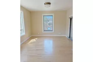 2004 SE Ash St, Portland, OR 97214 - Photo 5