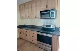 2004 SE Ash St, Portland, OR 97214 - Photo 9