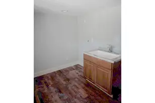 2004 SE Ash St, Portland, OR 97214 - Photo 11