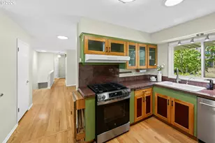 7202 SW Nevada Terrace, Portland, OR 97219 - Photo 9