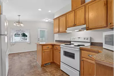 2410 Colorado Ave, Baker City, OR 97814 - Photo 3