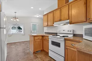 2410 Colorado Ave, Baker City, OR 97814 - Photo 3