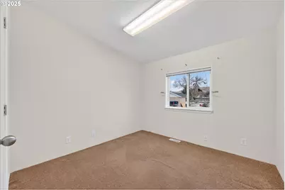 2410 Colorado Ave, Baker City, OR 97814 - Photo 17