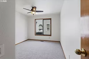 15638 NE Russell Pl, Portland, OR 97230 - Photo 23