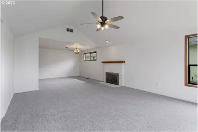 15638 NE Russell Pl, Portland, OR 97230 - Photo 5