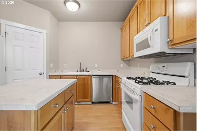 403 NE Suttle Rd, Portland, OR 97211 - Photo 9