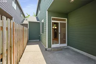 403 NE Suttle Rd, Portland, OR 97211 - Photo 25