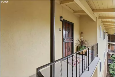 1400 SE Lava Dr #8, Milwaukie, OR 97222 - Photo 3