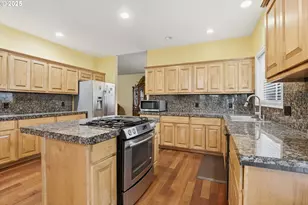 3718 SE 127th Pl, Portland, OR 97236 - Photo 13