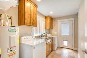415 N Gale St, Heppner, OR 97836 - Photo 27