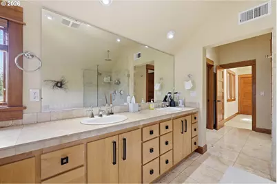 2909 Lord Byron Pl, Eugene, OR 97408 - Photo 33