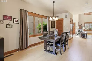 2909 Lord Byron Pl, Eugene, OR 97408 - Photo 17